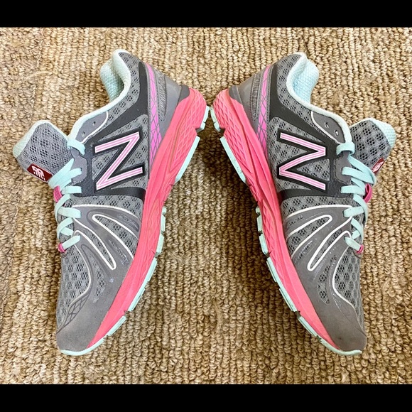Women’s New Balance 790V3 - Picture 4 of 8